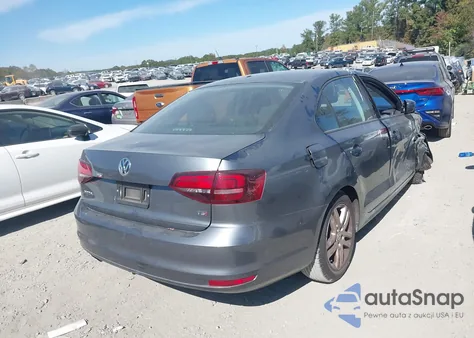 2018 Volkswagen Jetta 1.4T S z USA, uszkodzony, nr VIN 3VW2B7AJ3JM257491